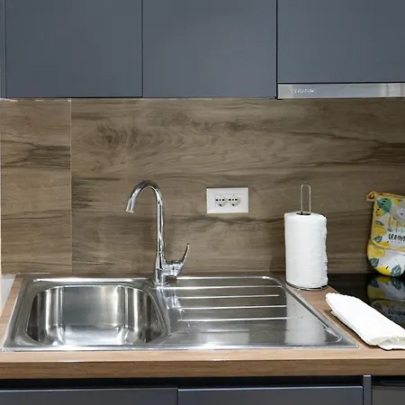 Golden Corner 4 - Sweet Escape Тирана