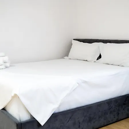 Golden Corner 4 - Sweet Escape Apartment *