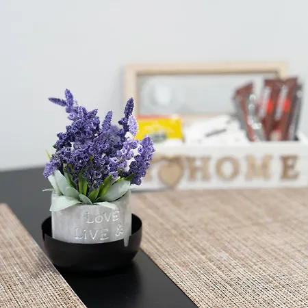 Golden Corner 4 - Sweet Escape *