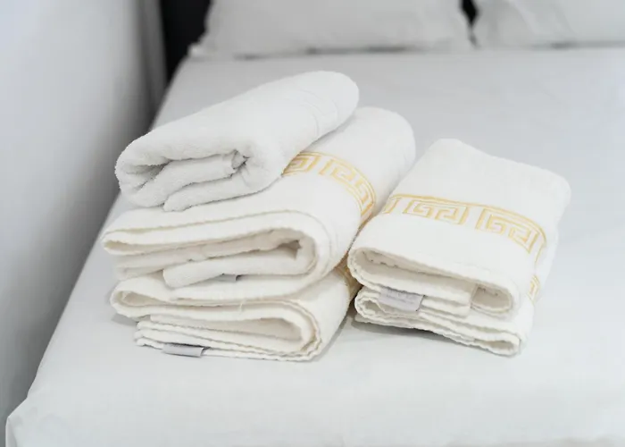 Golden Corner 4 - Sweet Escape * Τίρανα