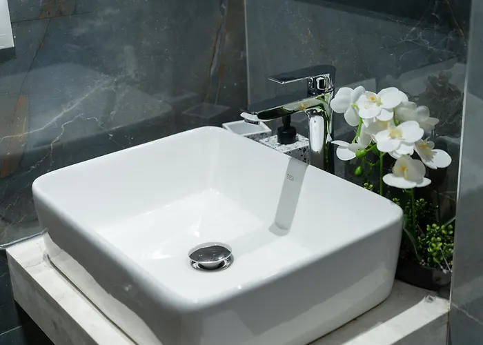 Golden Corner 4 - Sweet Escape * Tirana